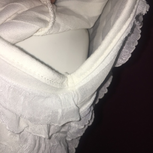 WHITE AND LOOSE FITTED FEATHERED BLOUSE - Picture 7 of 8